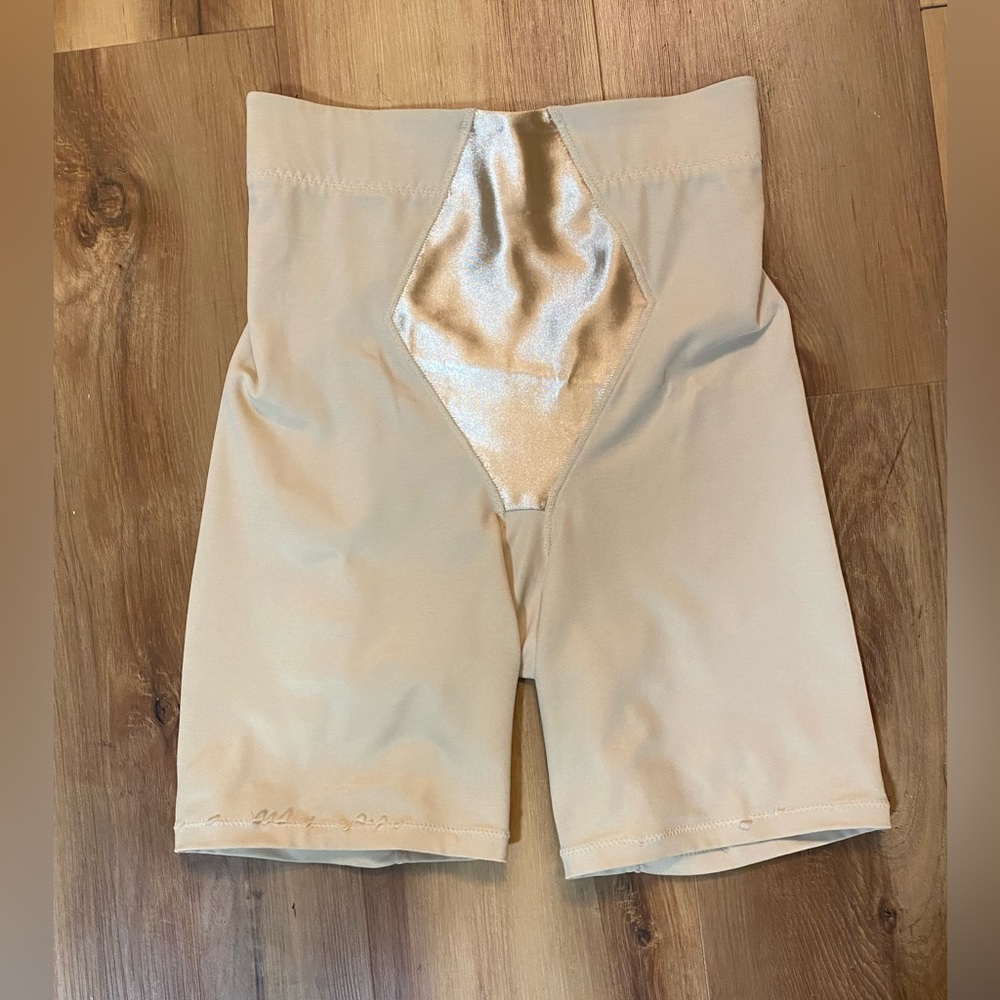 Maidenform Beige Shape Wear Shorts